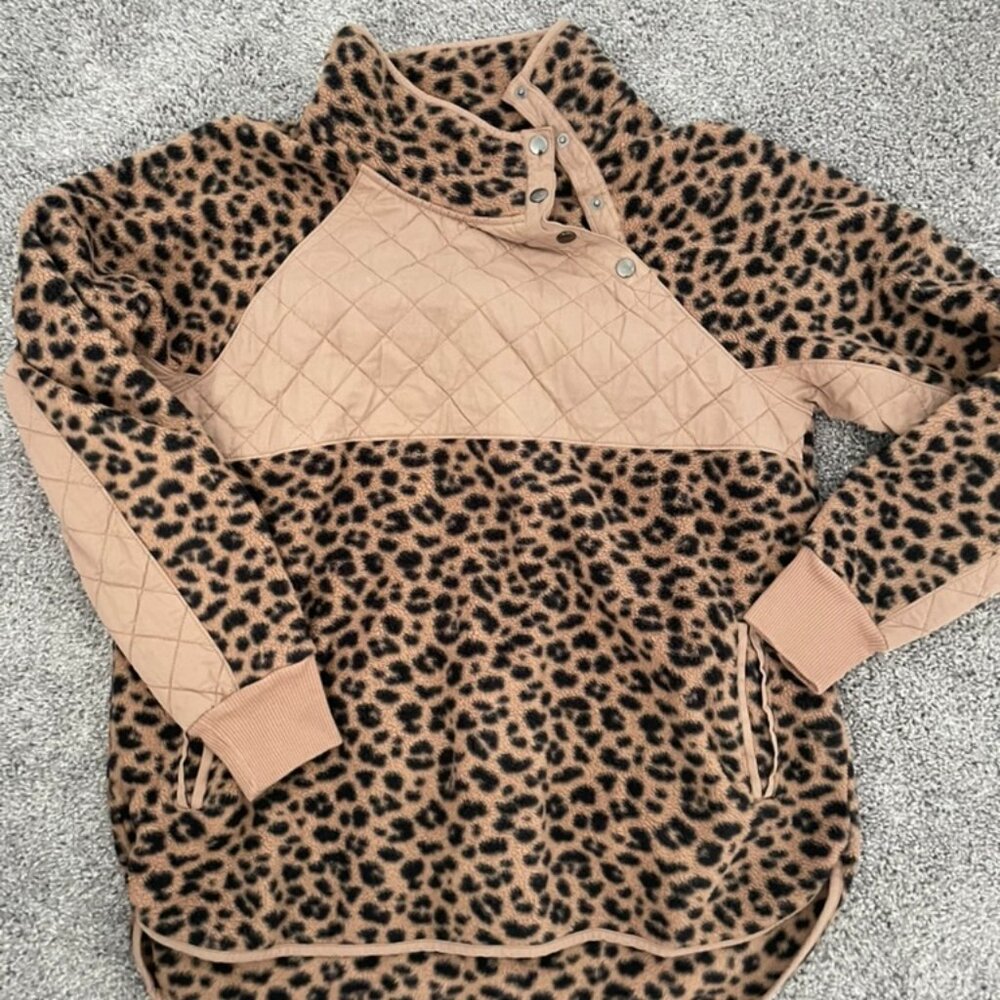 Abercrombie & Fitch - Women's Brown Animal Print Fleece Pullover - Size XL